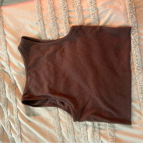 PLAYBOY Brown Ribbed Cropped Tank Top with White Logo - Picture 3 of 3